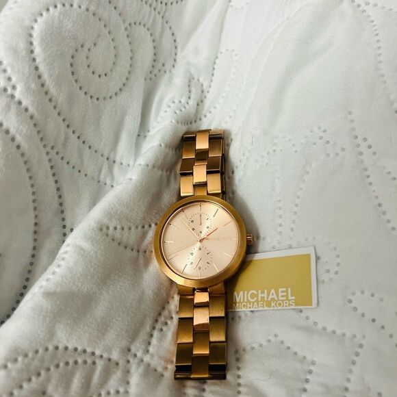 Michael Kors Garner Rose Gold-tone
Ladies Watch MK6409 - Picture 6 of 11